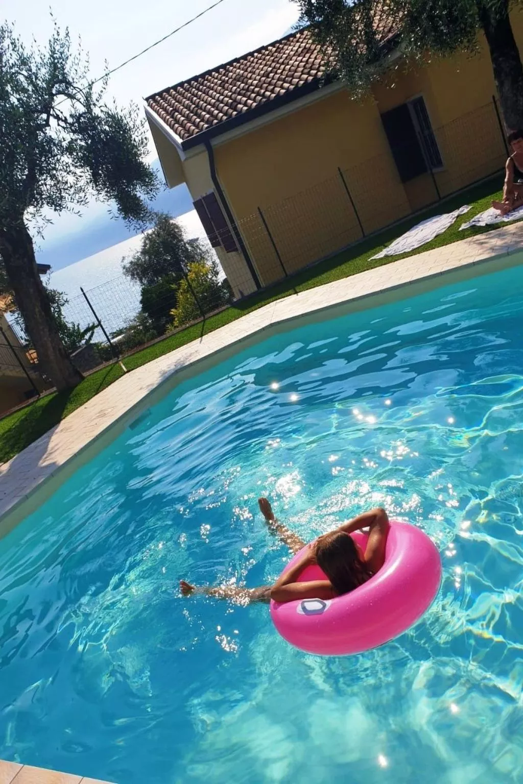 Gelbe Wohnung 65qm mit Garten und Seeblick