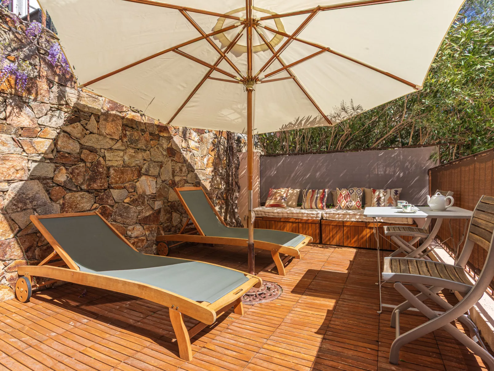 Les Migraniers 2 - Buiten