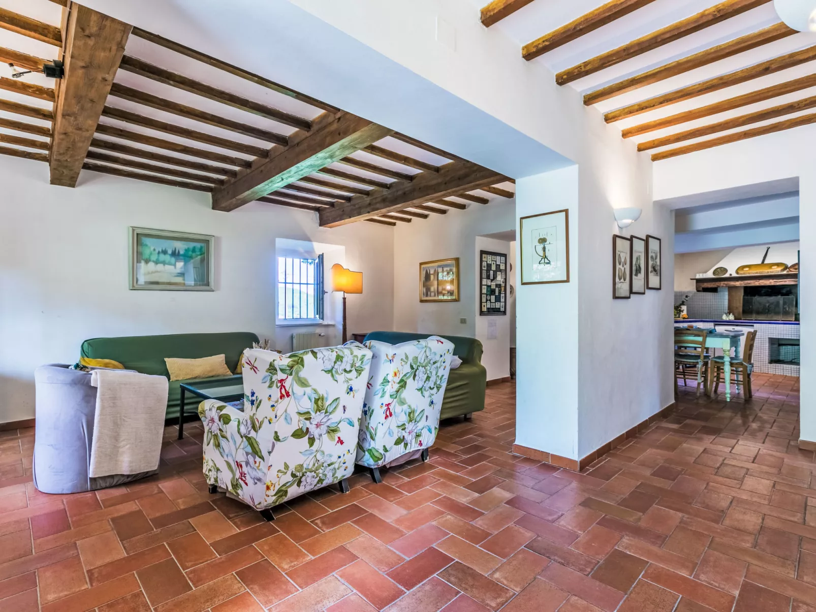 Borgo Castagnoli - Binnen