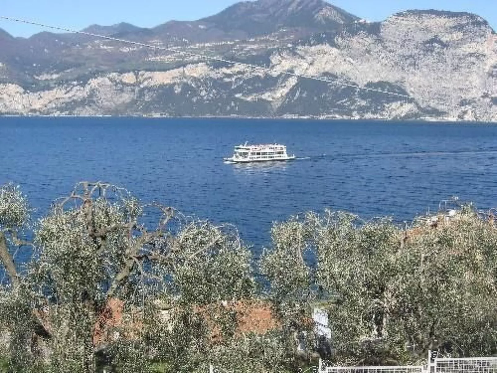 Gelbe Wohnung 65qm mit Garten und Seeblick - Image-tags.info