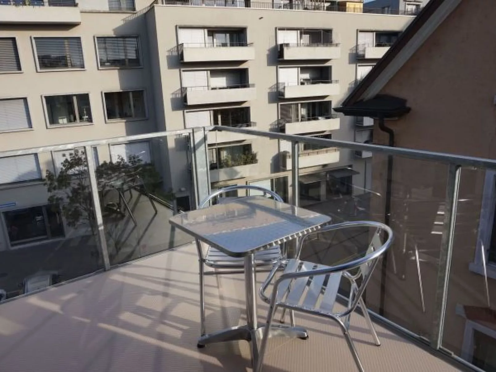 ZH Jaguar I - Altstetten HITrental Apartment - Buiten