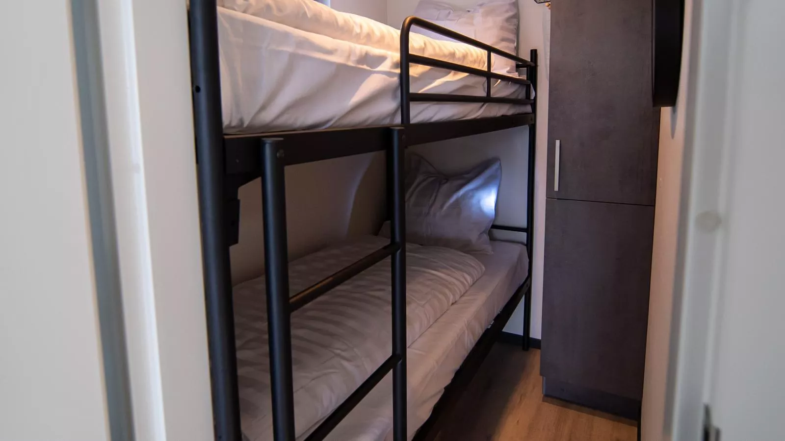 Floating in Limburg - rooftop hottub - Slaapkamer