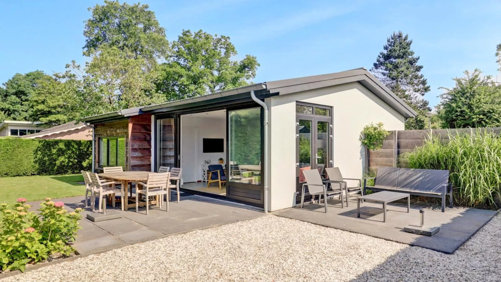 Duin Rust sijsjeslaan 3 - Buitenkant zomer