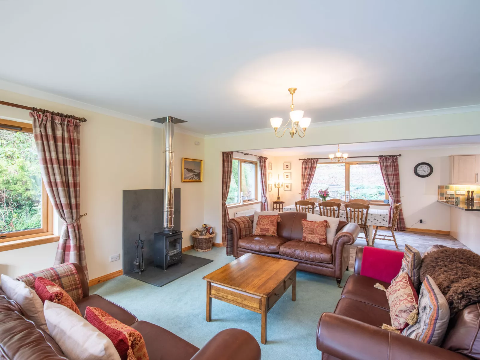 Glenmoriston Estate (2 cottages) - Binnen