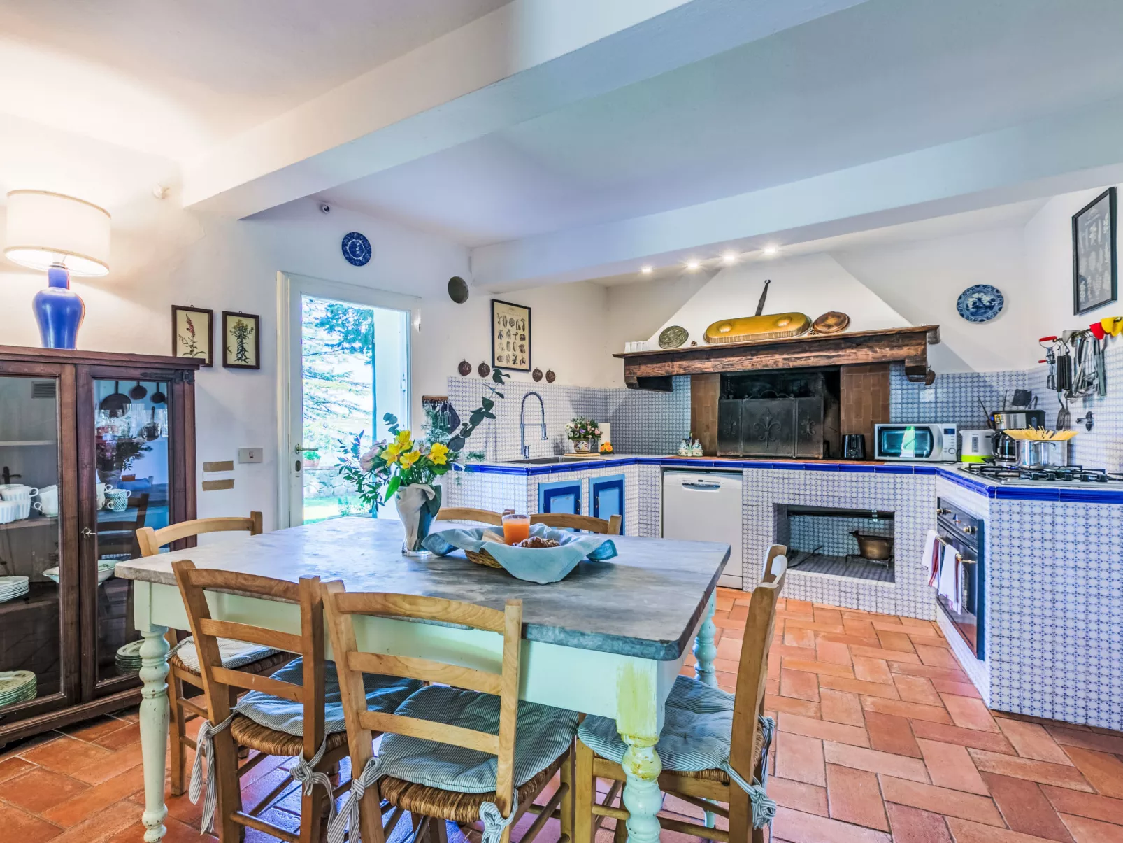 Borgo Castagnoli - Binnen