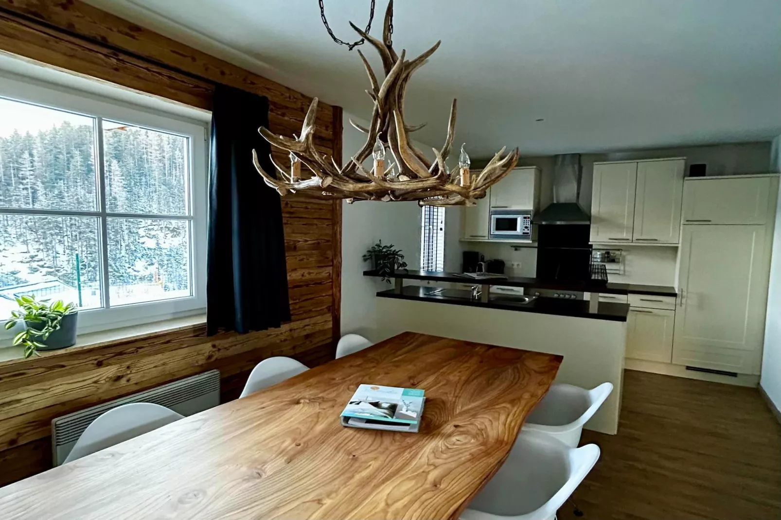 Genieten in Saalbach Top D1 - Eetkamer