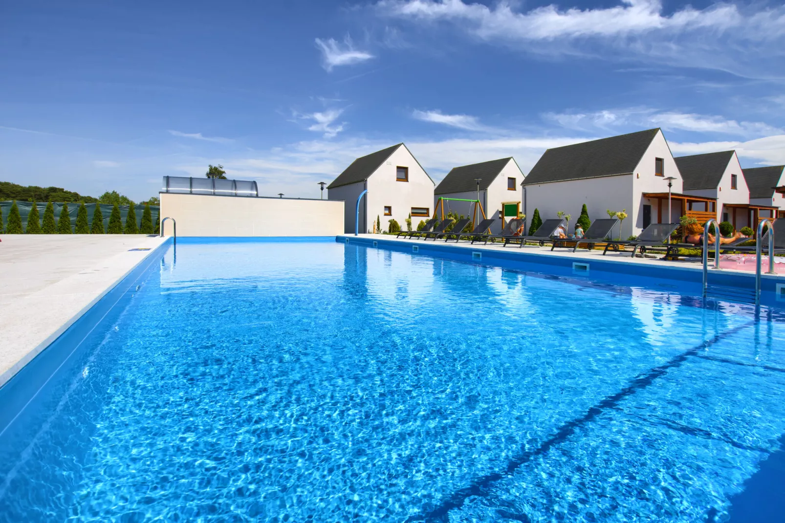 Luxury homes with the pools for 8 persons