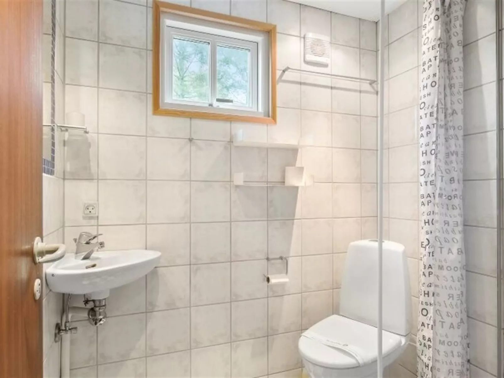 "Ingalise" - 500m from the sea - Binnen