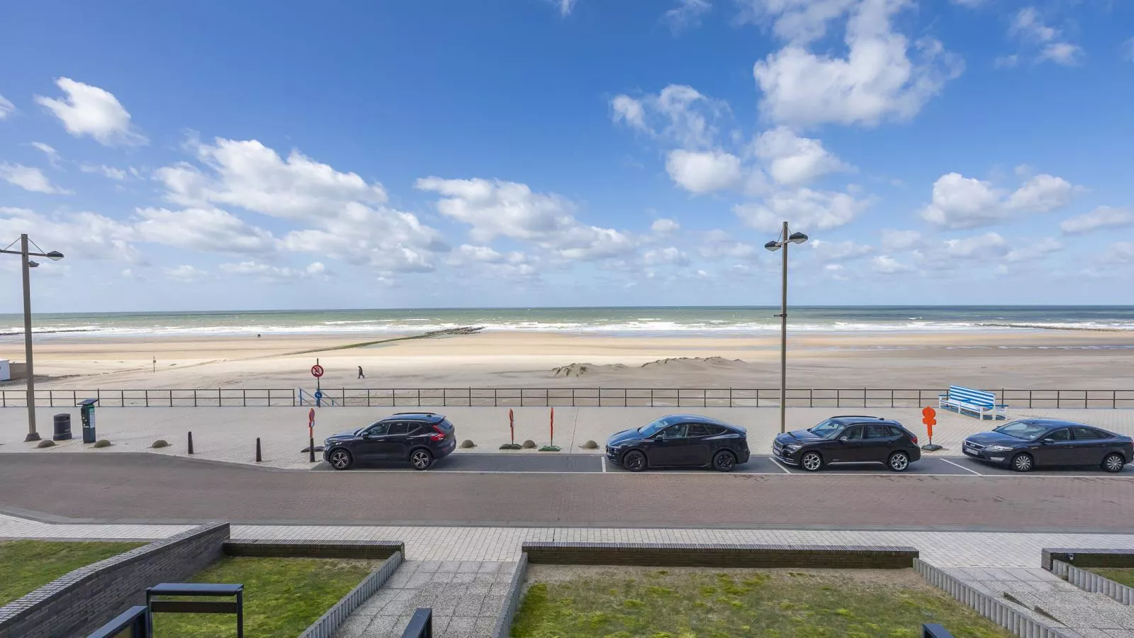 Espace II - 0102 + box 2 (Magnum)