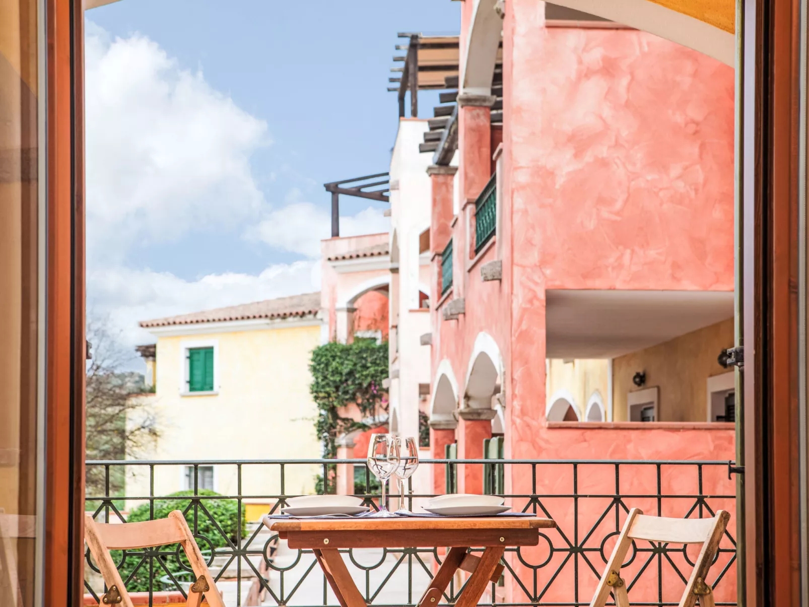 Delizioso Nausicae con piscina - Buiten