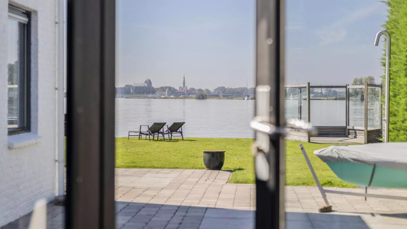 Reiger aan het Meer - Uitzicht zomer