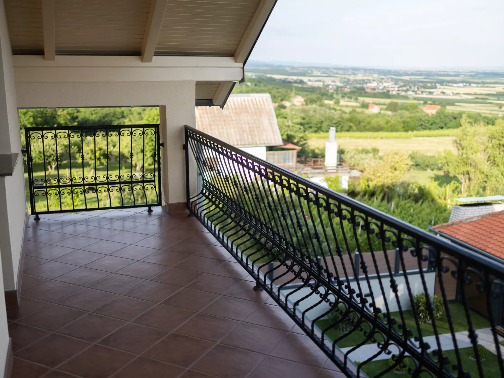 House King`s Hill - Buiten