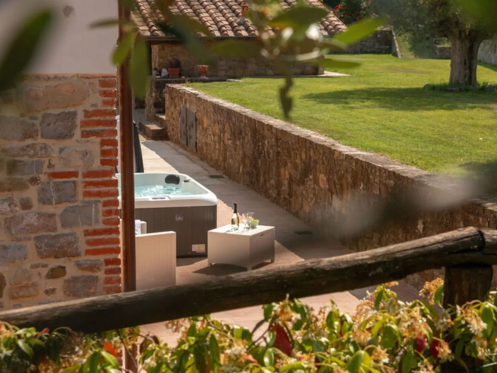 Marina's Lodge - Buiten