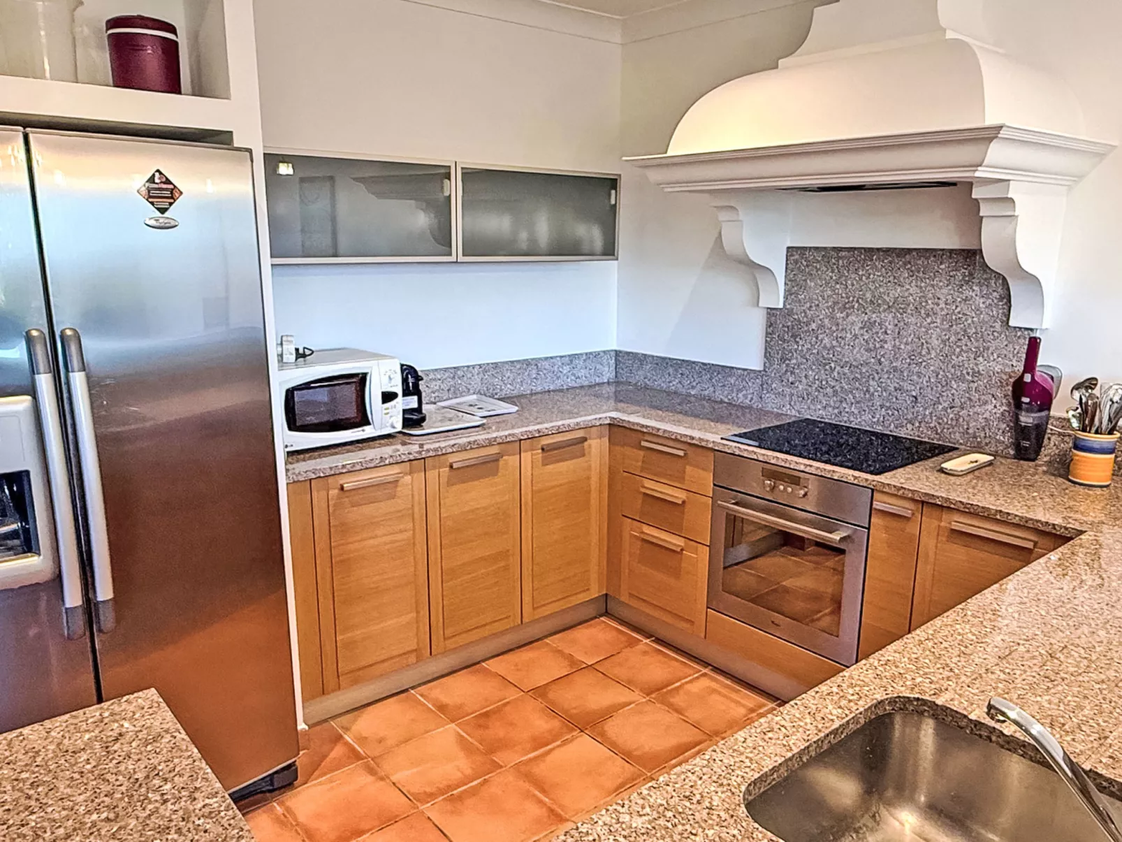 Villa Beauchene - Privates Schwimmbad - Klimaanlage - Binnen