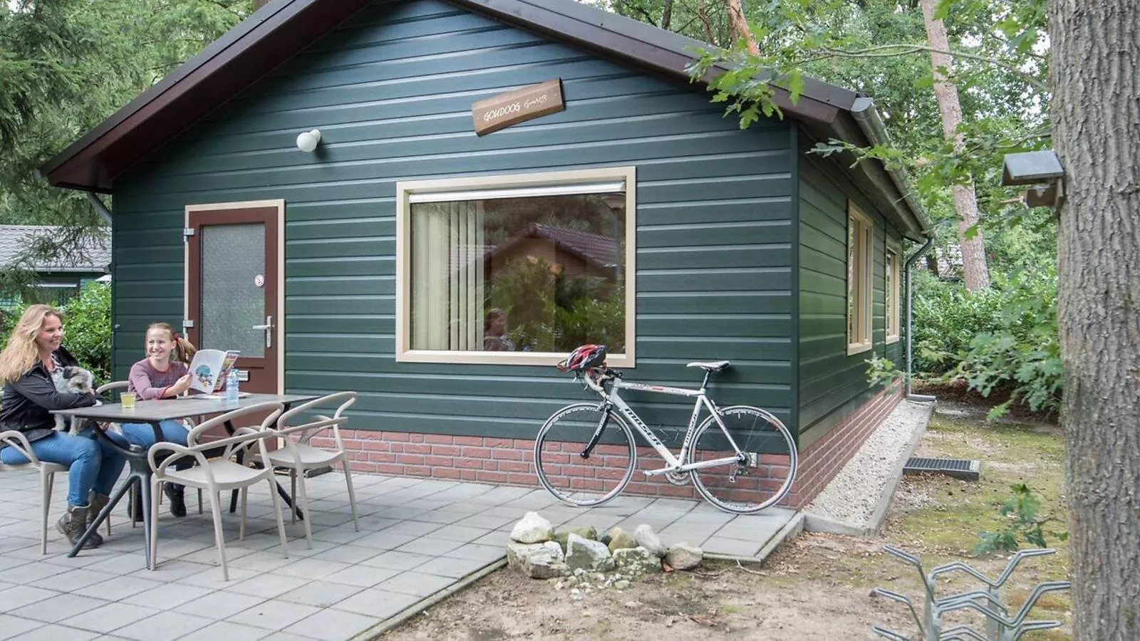 De Visvijver - Buitenkant zomer