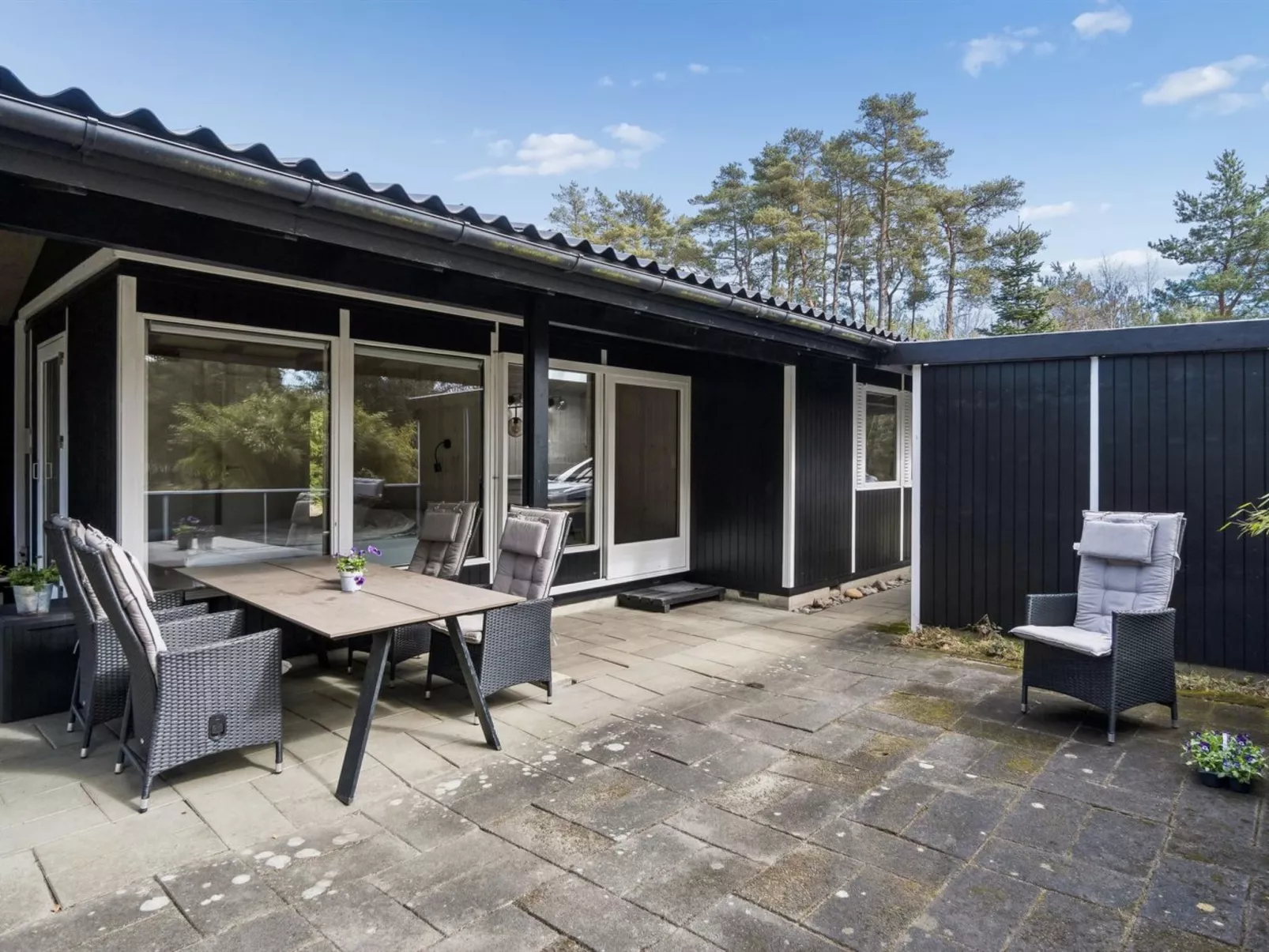 "Ahti" - 340m from the sea - Buiten