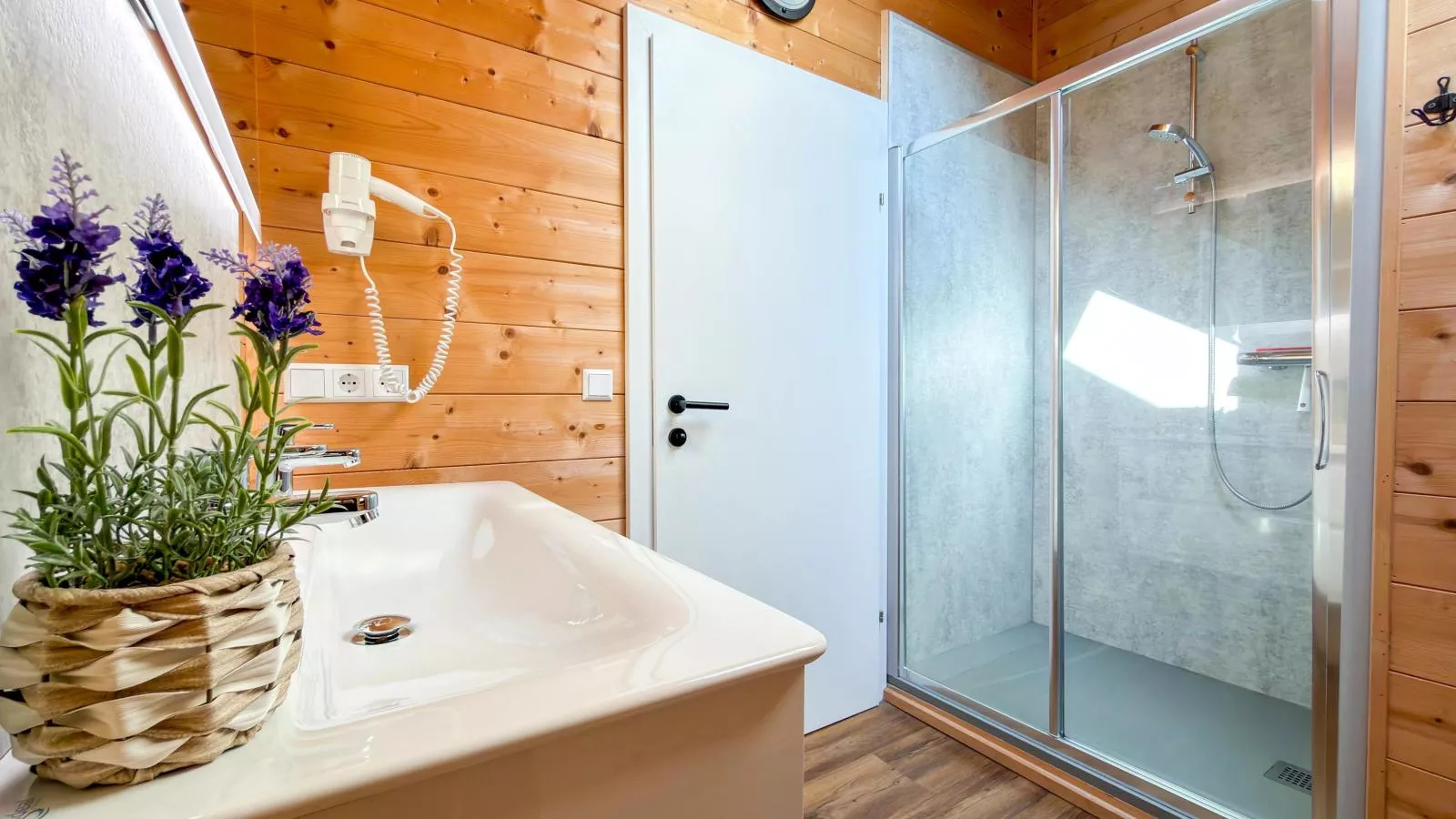 Rattendorf 3A - Badkamer