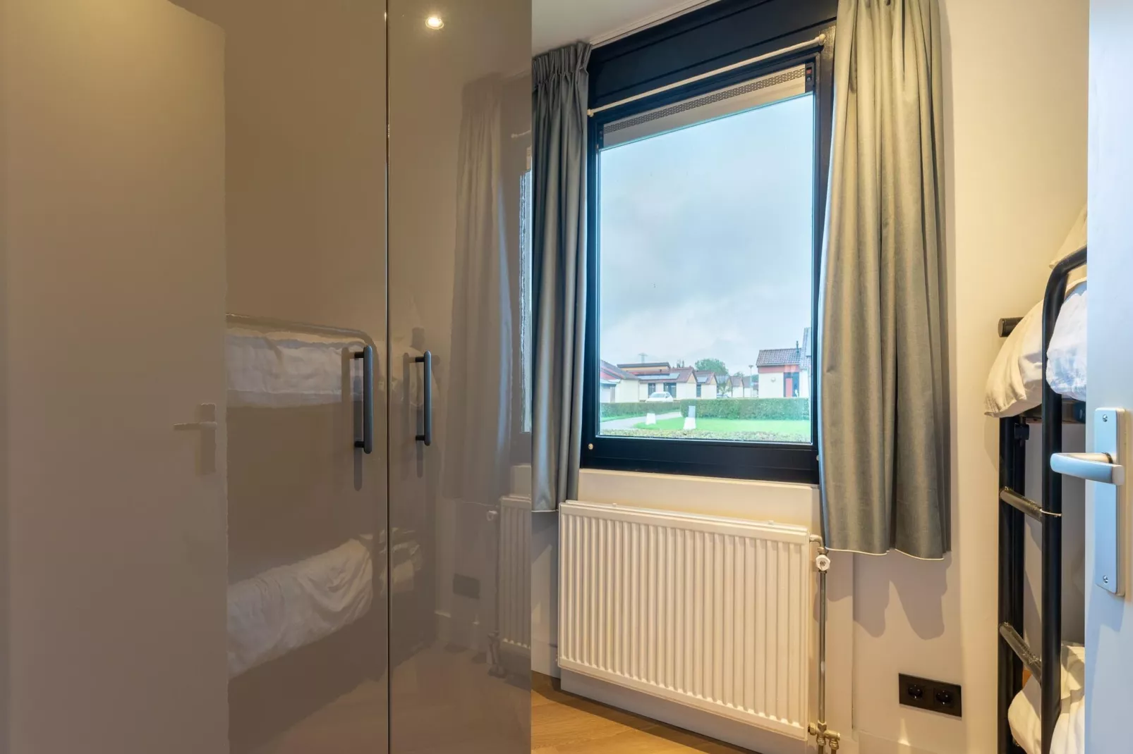 Gelijkvloerse vakantiewoning 6 pax property nr 55-Slaapkamer