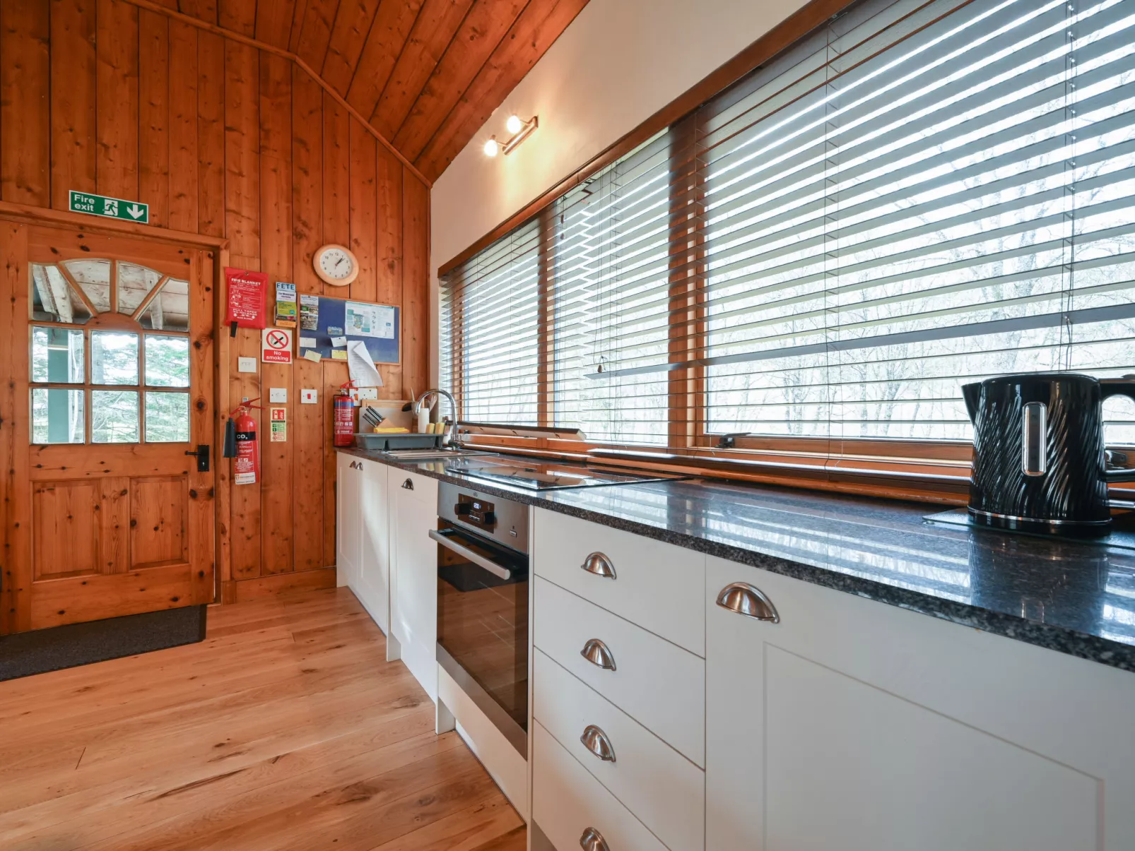 Fishermans Riverside Combi - Binnen