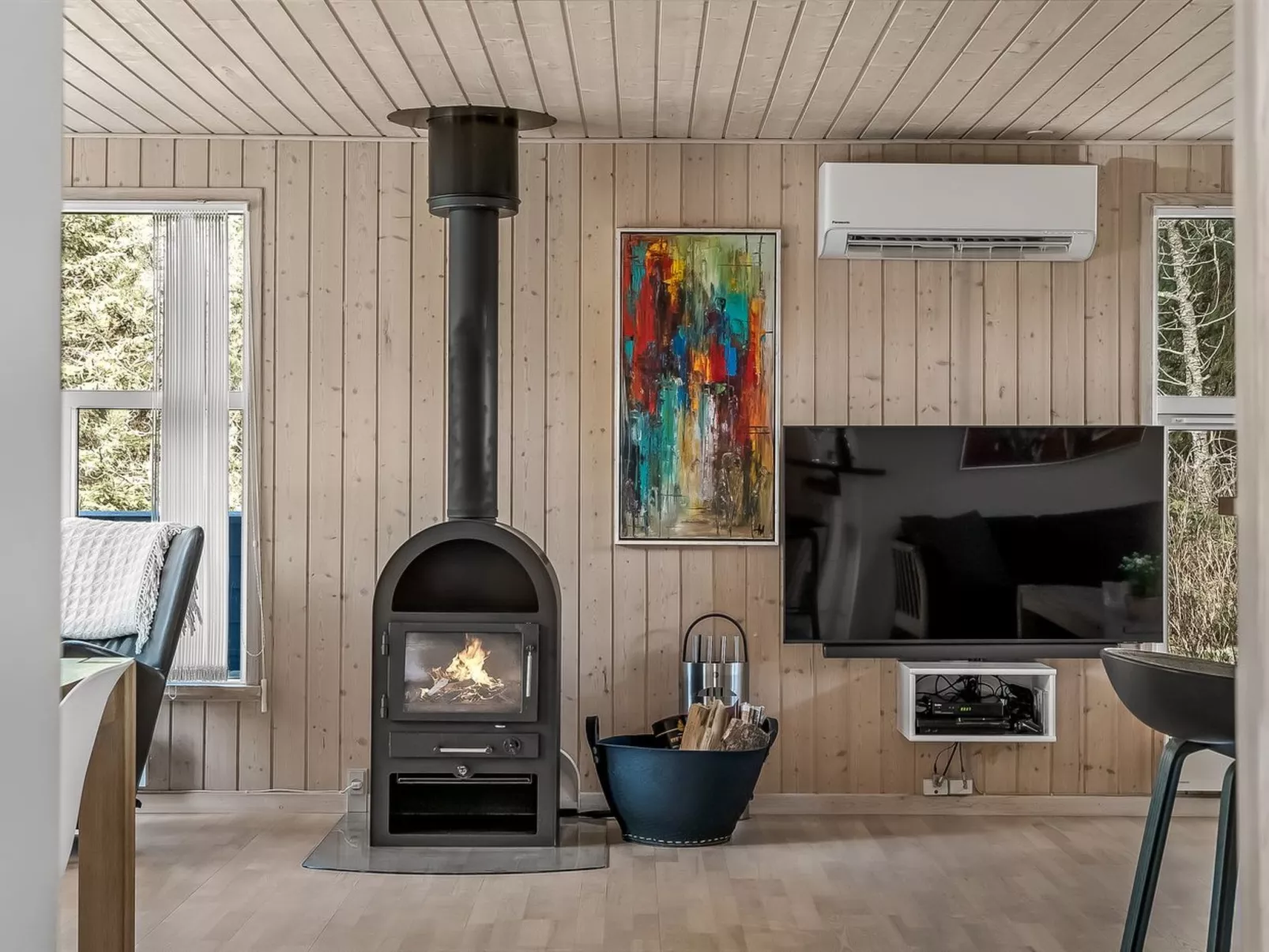 "Ayen" - 1.2km from the sea - Binnen