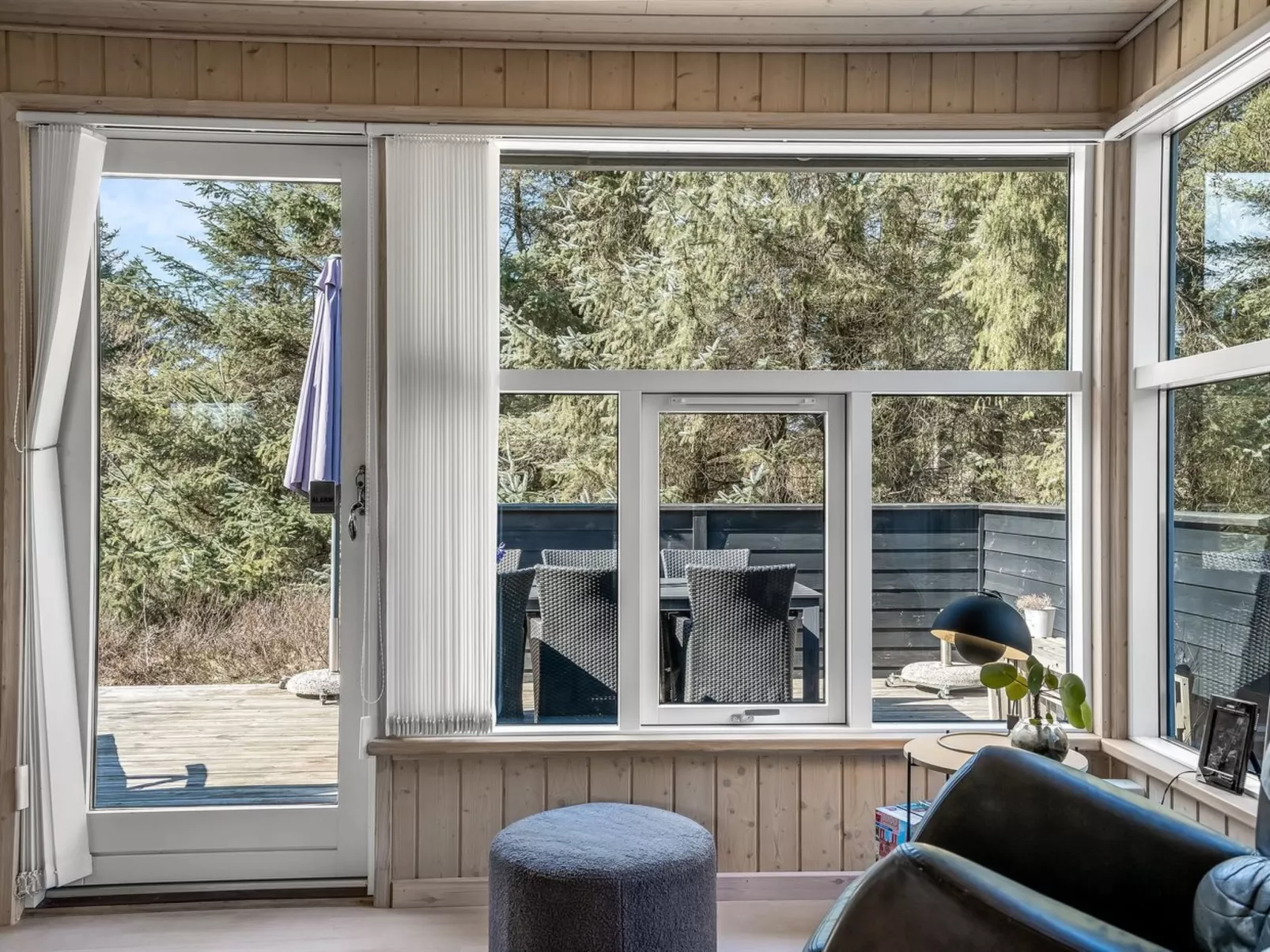 "Ayen" - 1.2km from the sea - Binnen