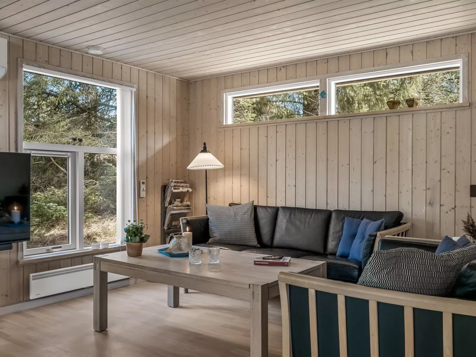 "Ayen" - 1.2km from the sea - Binnen