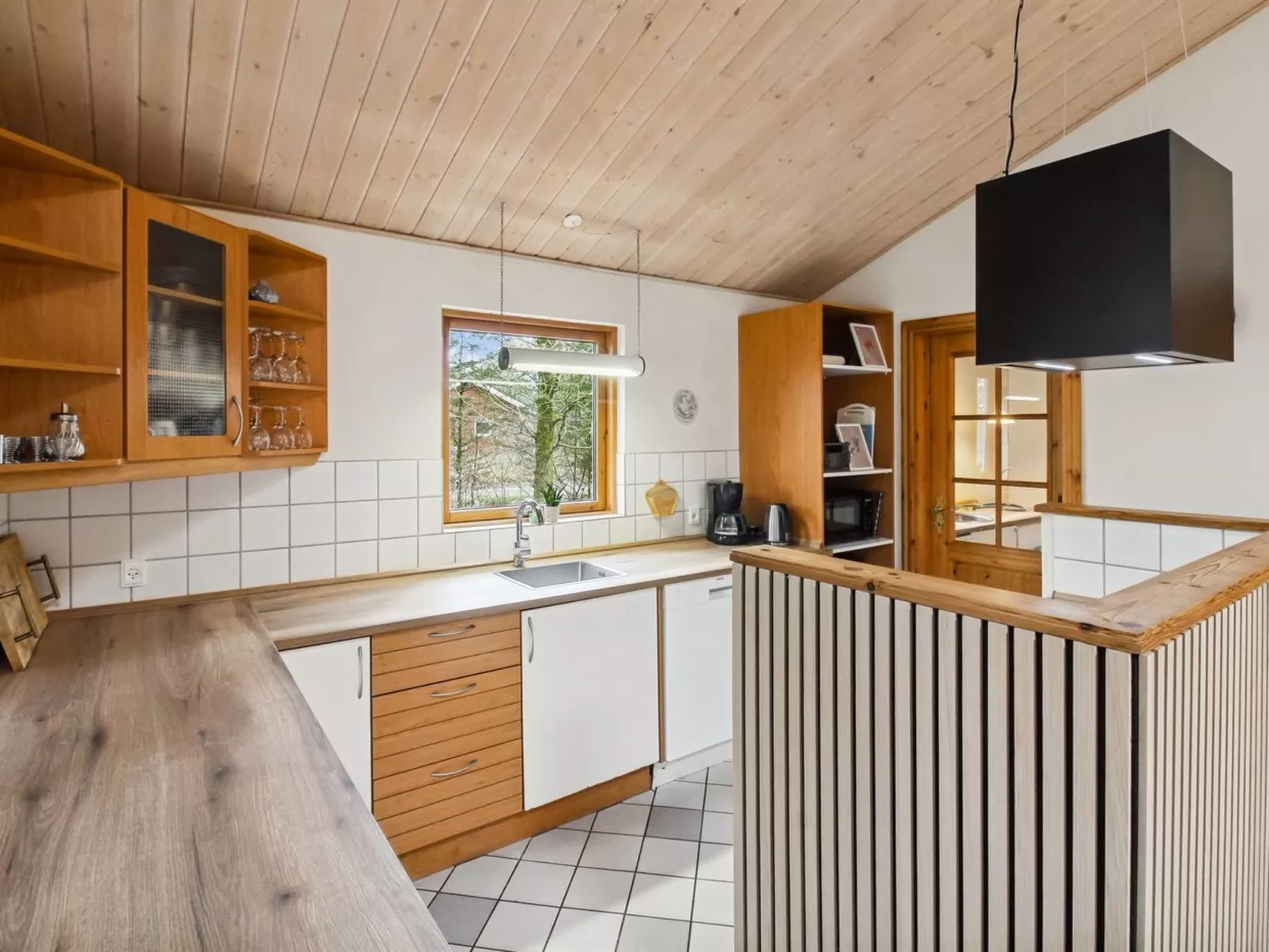 "Absalon" - 29km from the sea - Binnen