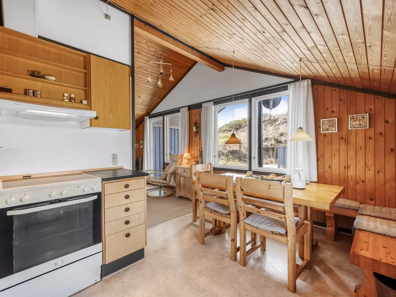 "Flory" - 400m from the sea - Binnen