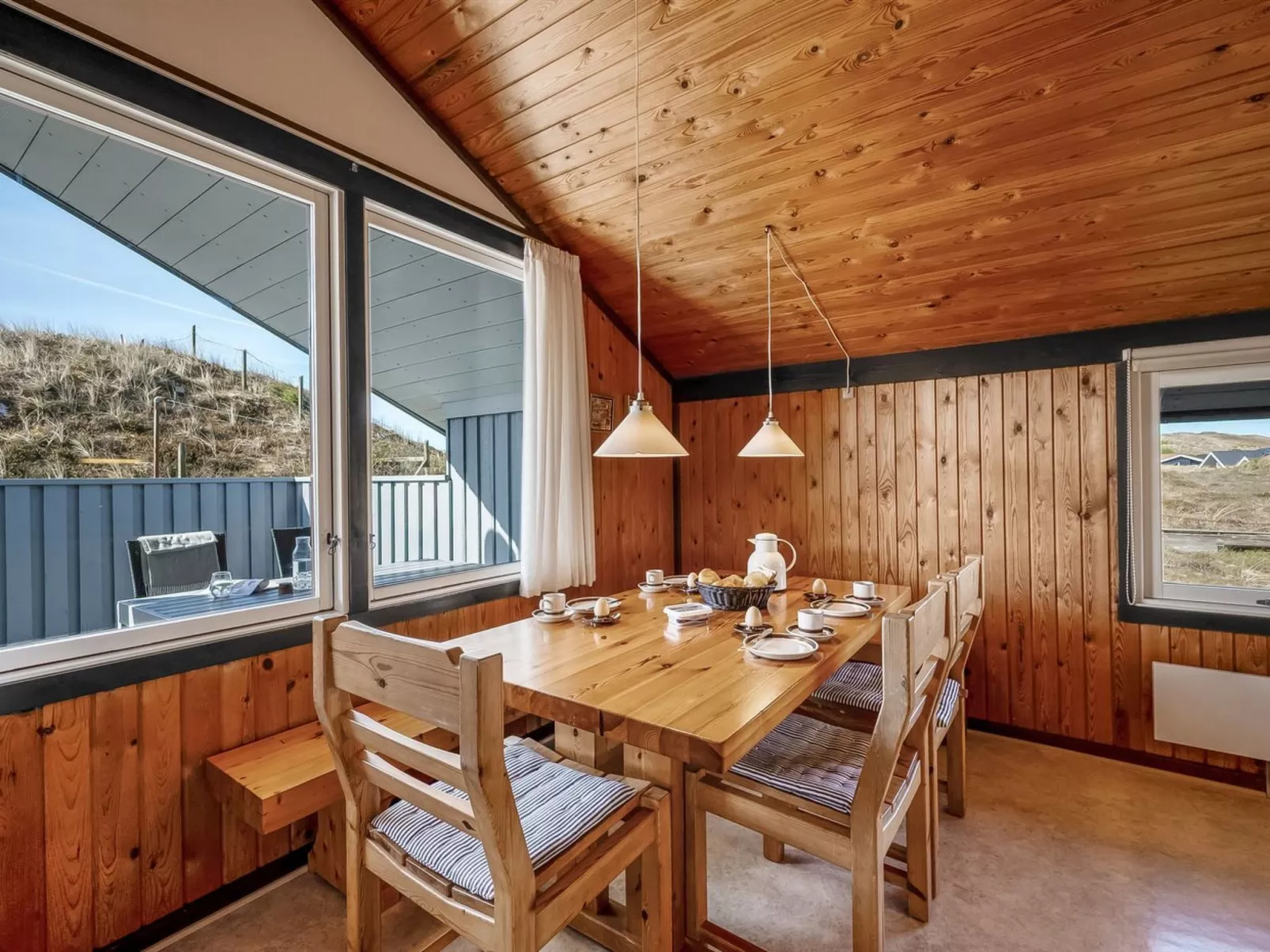 "Flory" - 400m from the sea - Binnen