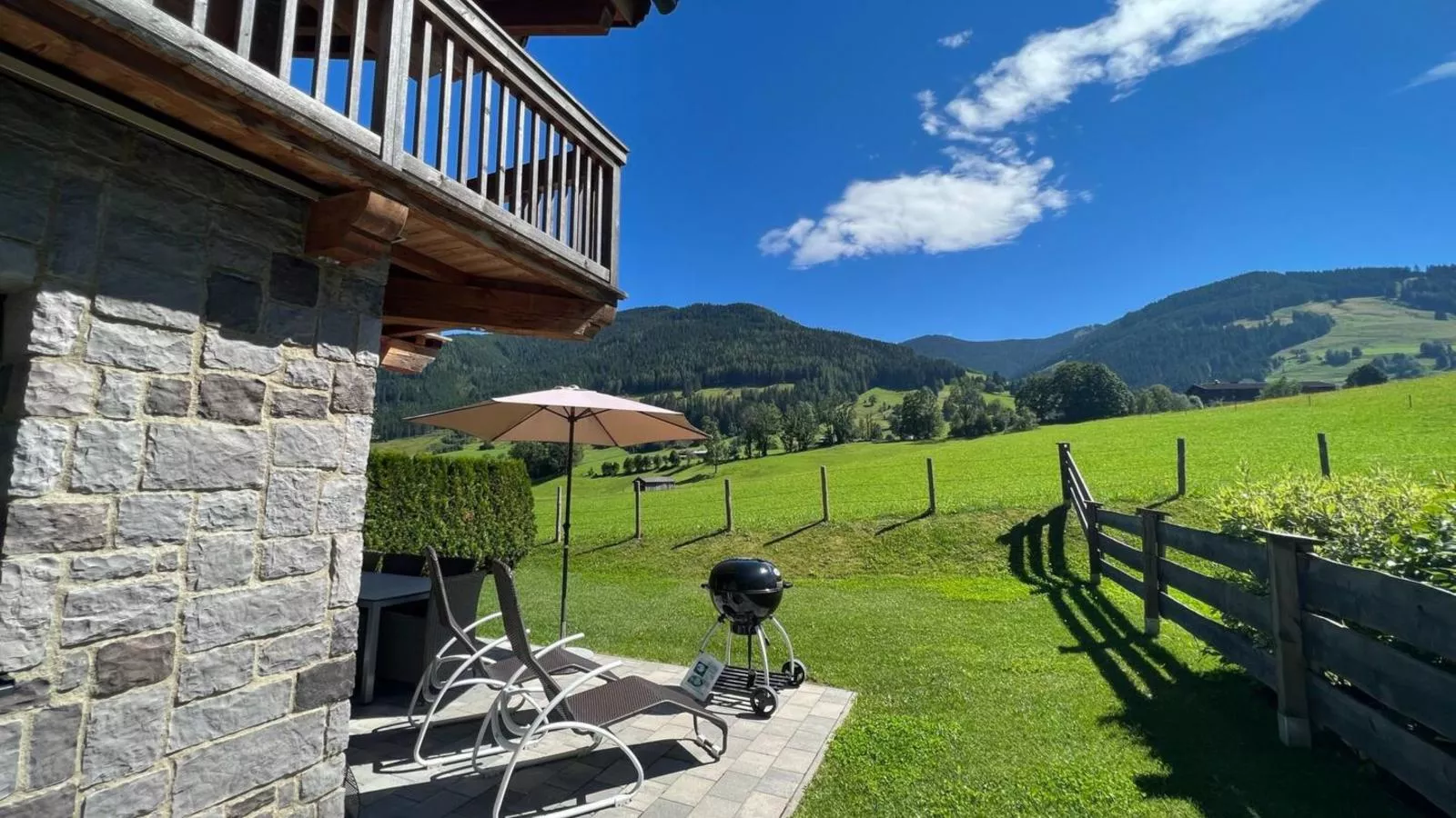 Schneeflocke Leogang-Buitenkant zomer