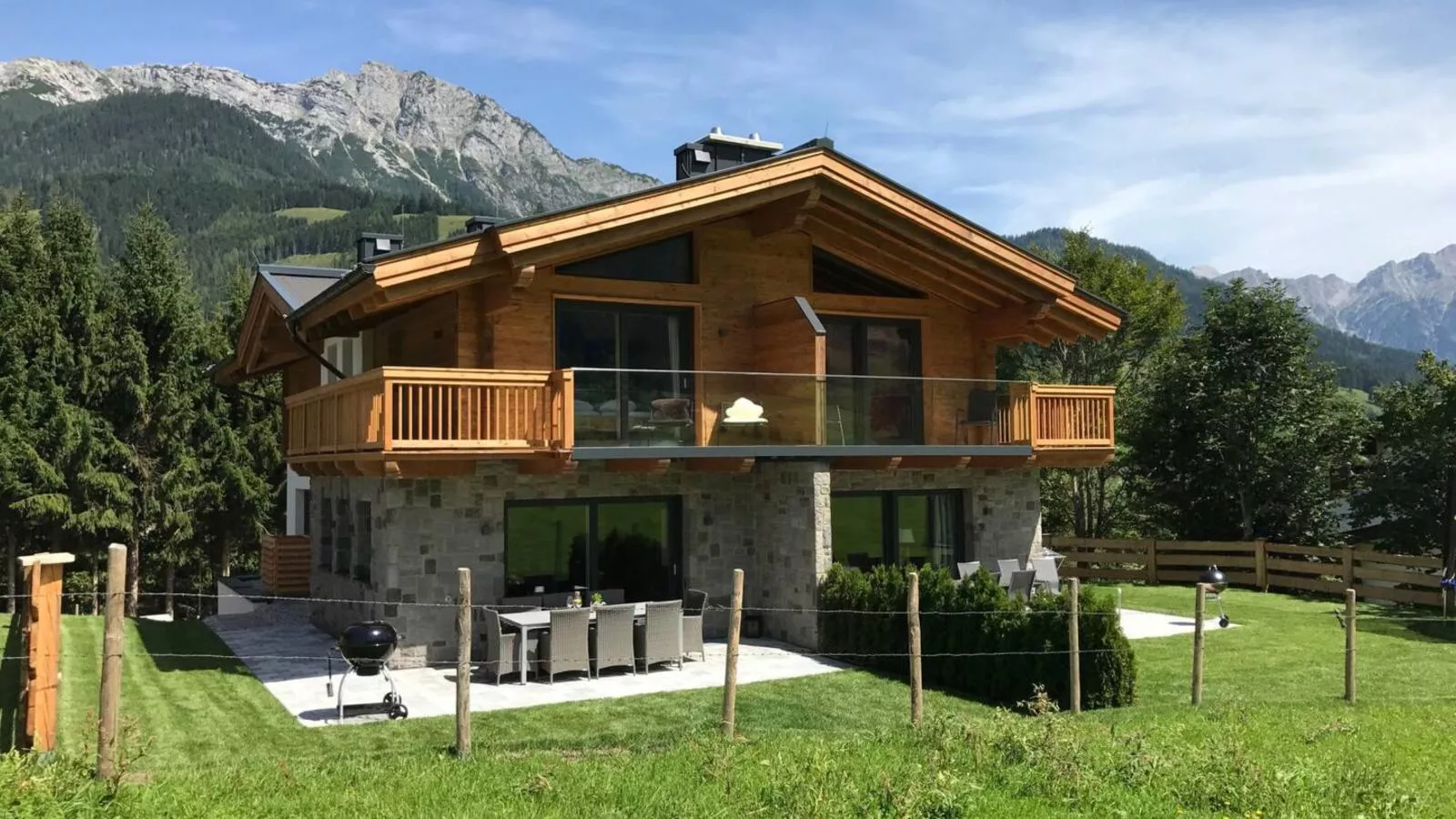 Schneeflocke Leogang-Buitenkant zomer