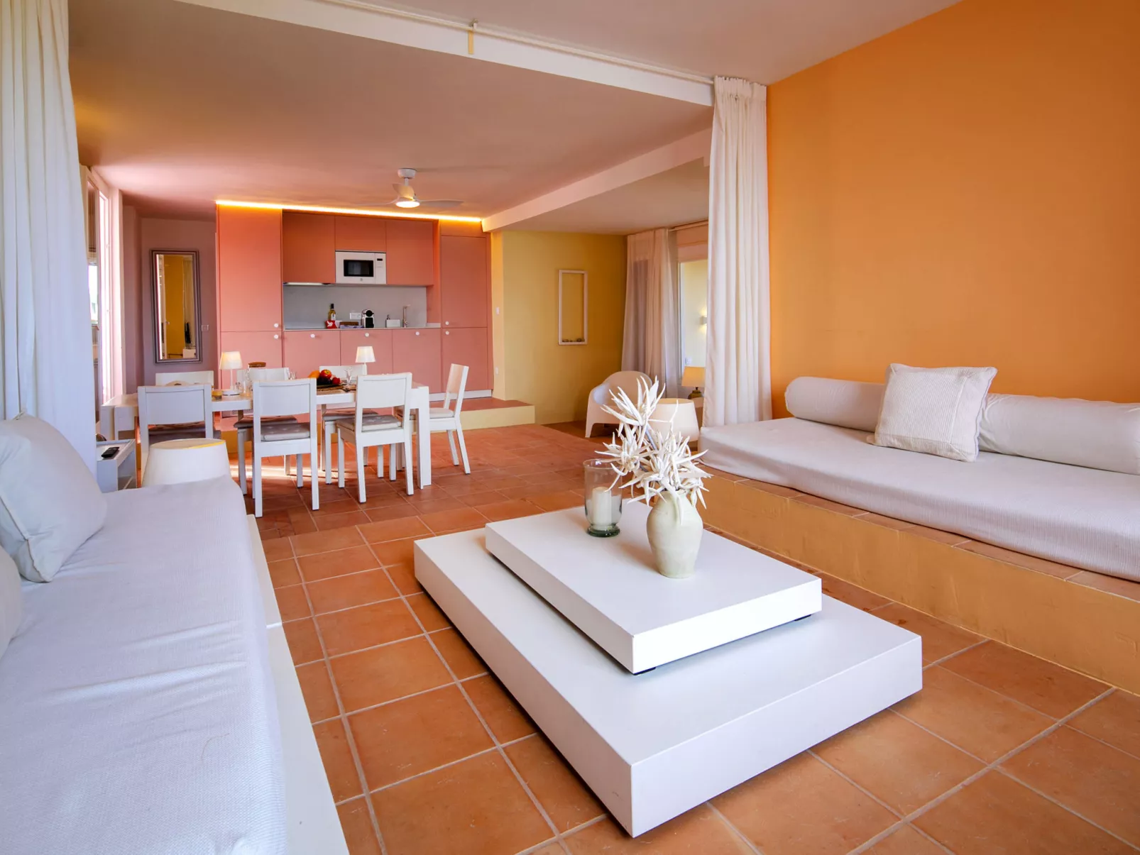 Muralla Roja - Binnen