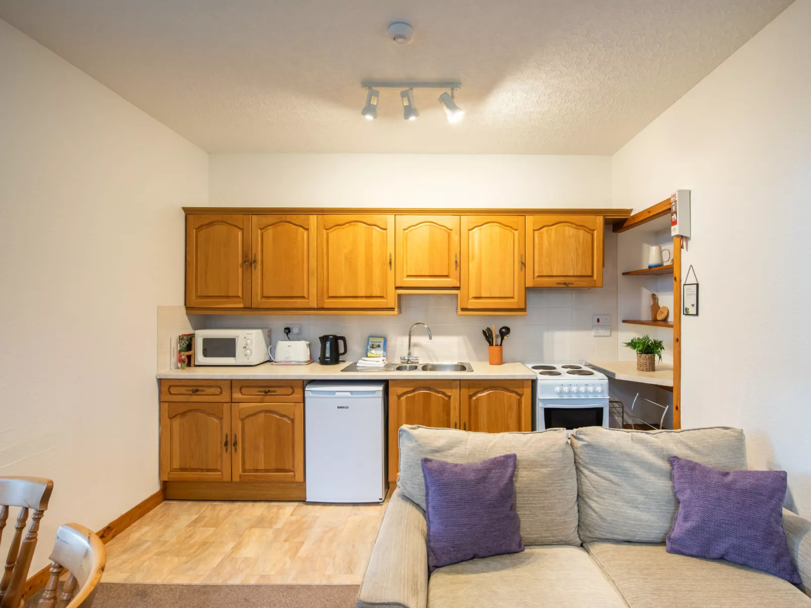 Old Stable & Dairy Combi - Binnen