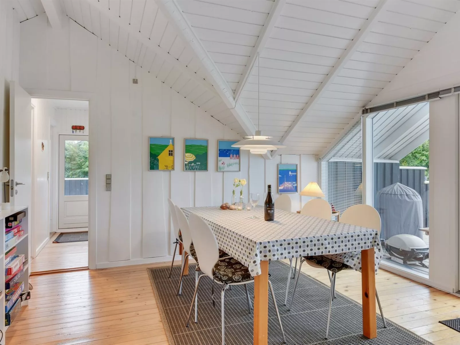 "Sella" - 500m from the sea - Binnen