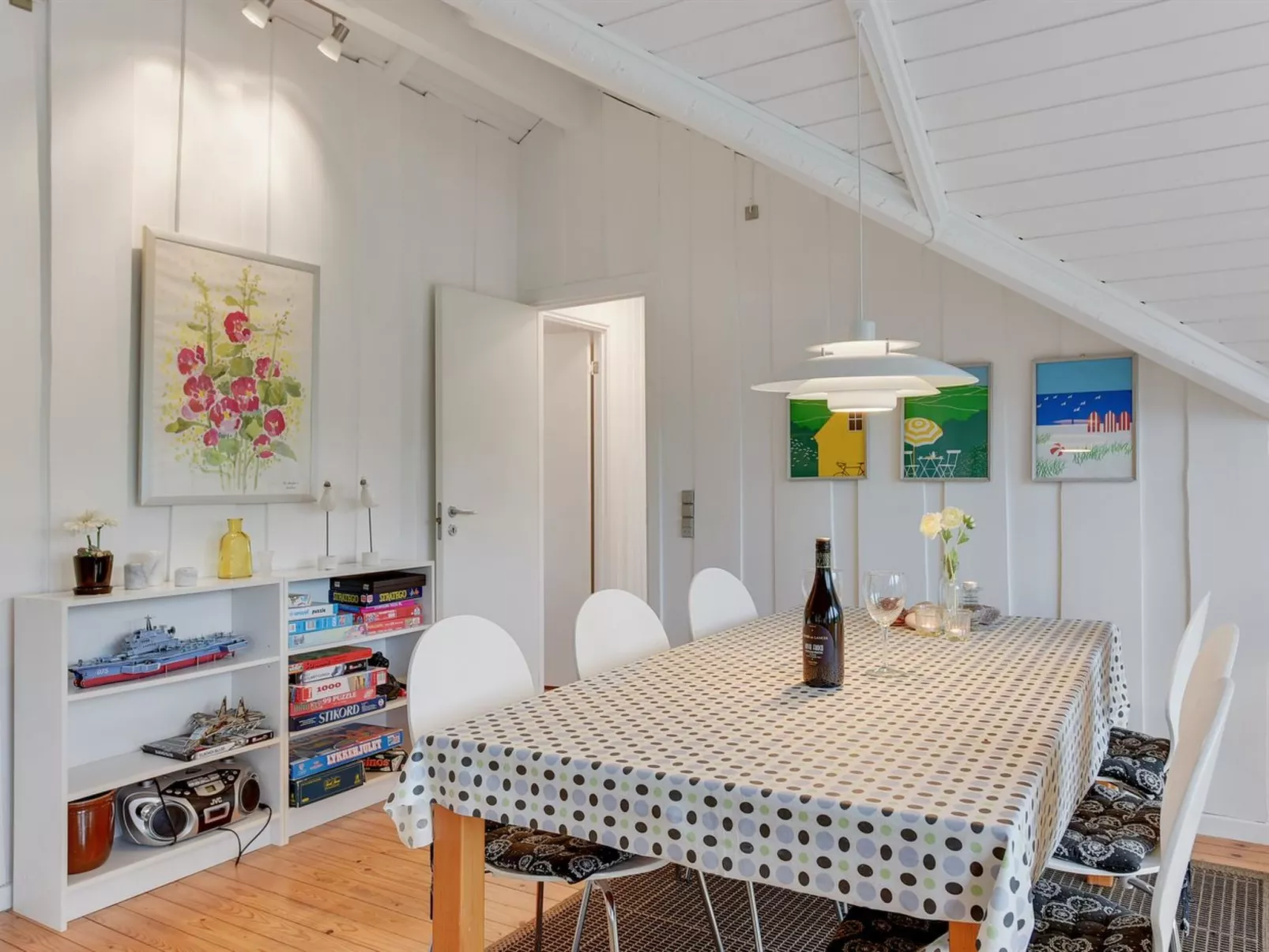 "Sella" - 500m from the sea - Binnen