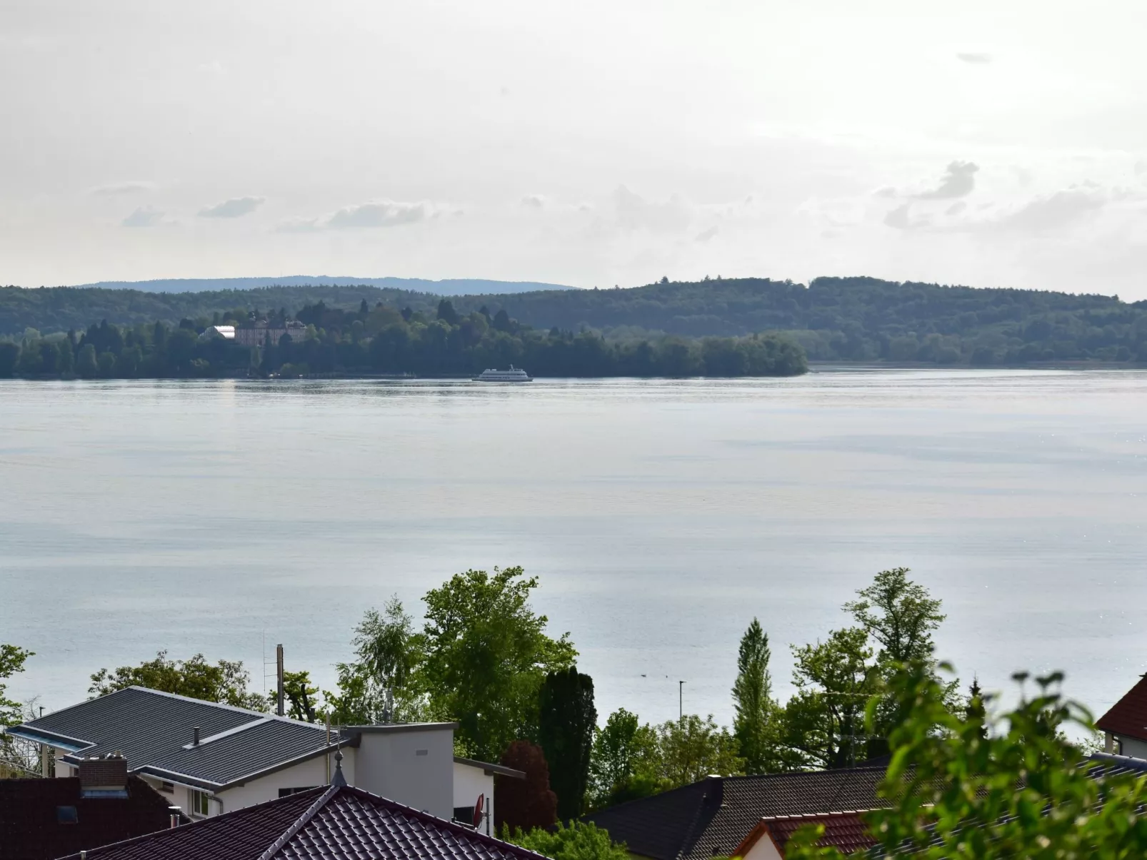 In bester Wohnlage mit traumhafter Sicht auf die Insel Mainau - Buiten