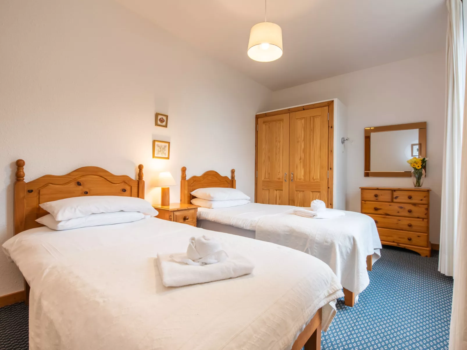 Old Stable & Dairy Combi - Binnen