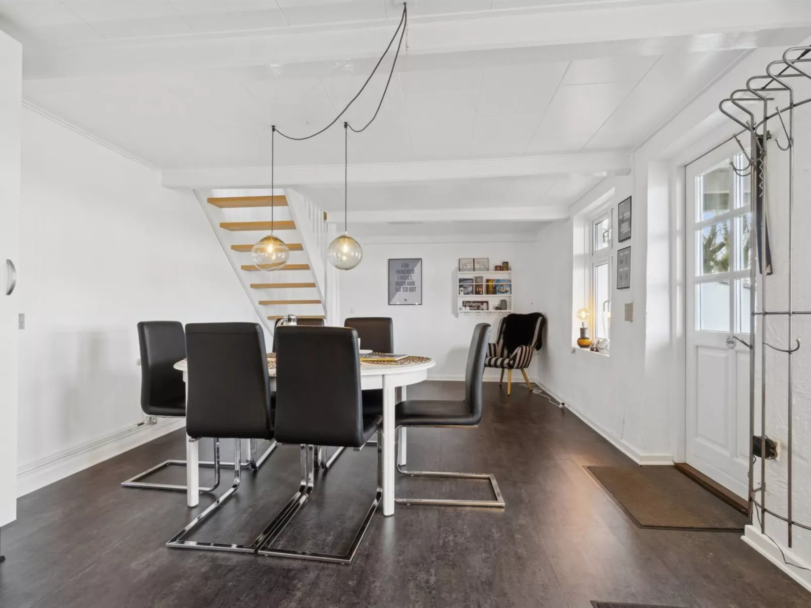 "Strandulf" - 1km from the sea - Binnen