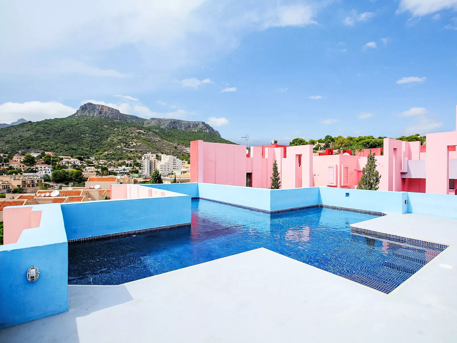 Muralla Roja - Buiten