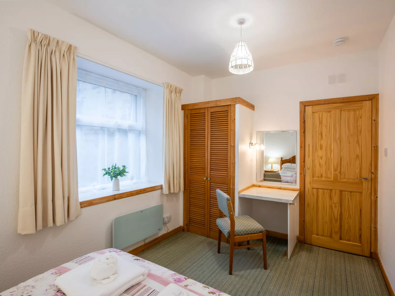 Old Stable & Dairy Combi - Binnen