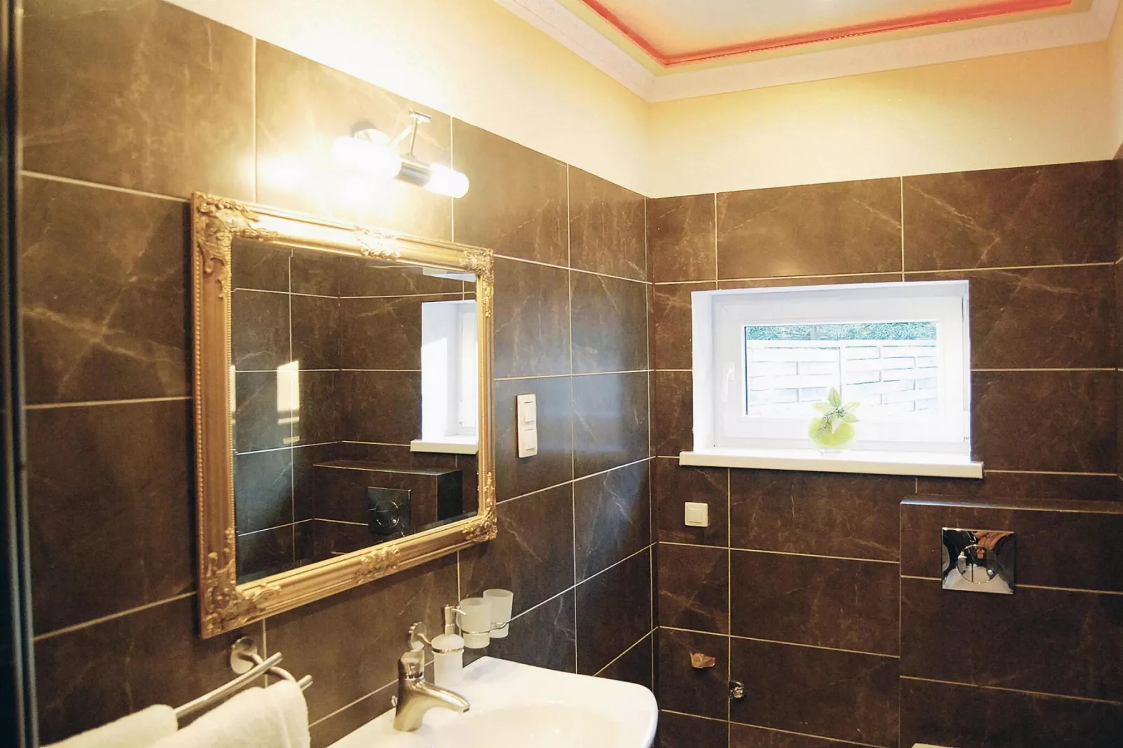 Dom wakacyjny z basenem dla 7 osób Sieciemin-Badkamer