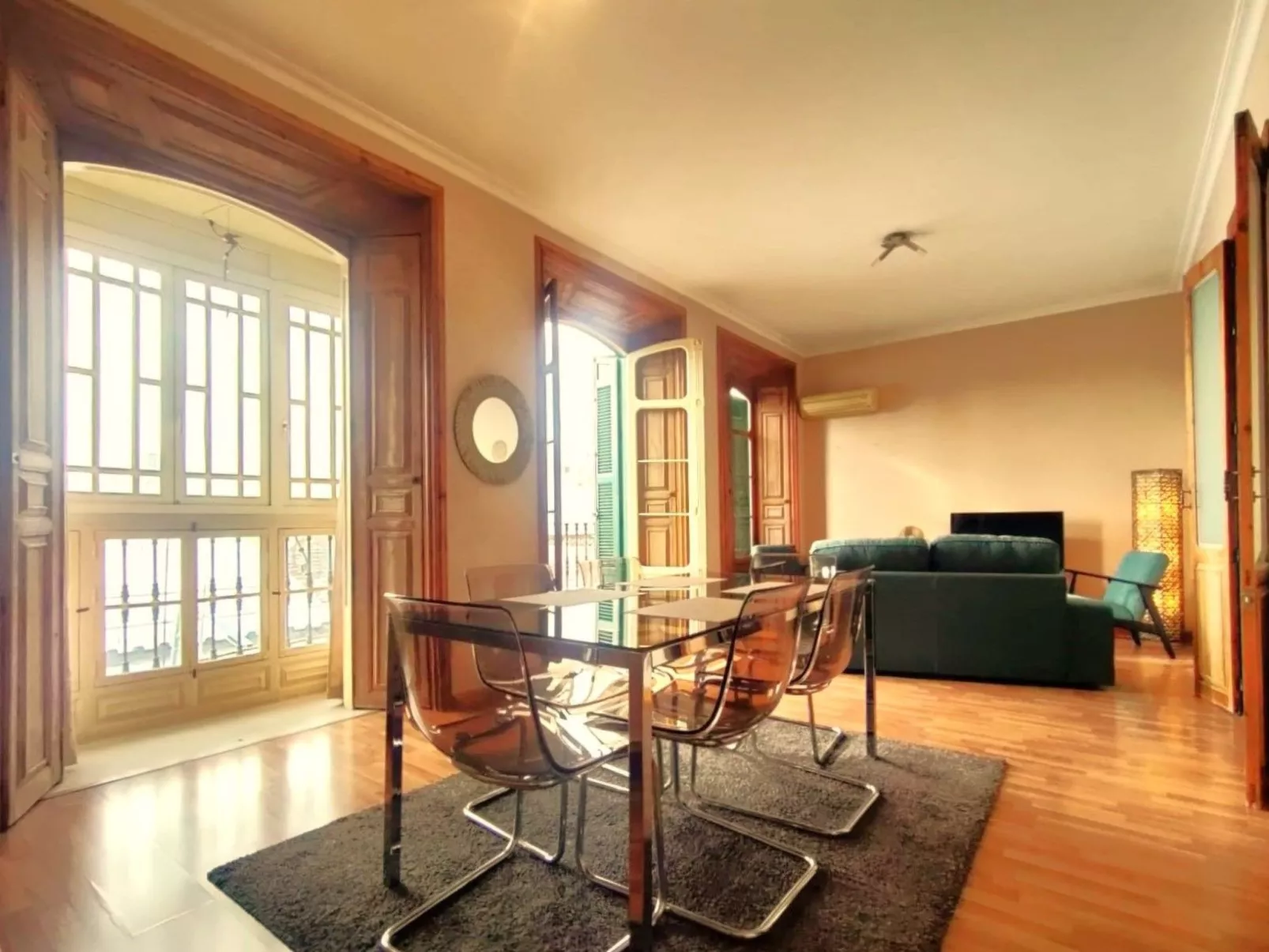 "Sunny Cervantes" mit privatem Balkon - Binnen