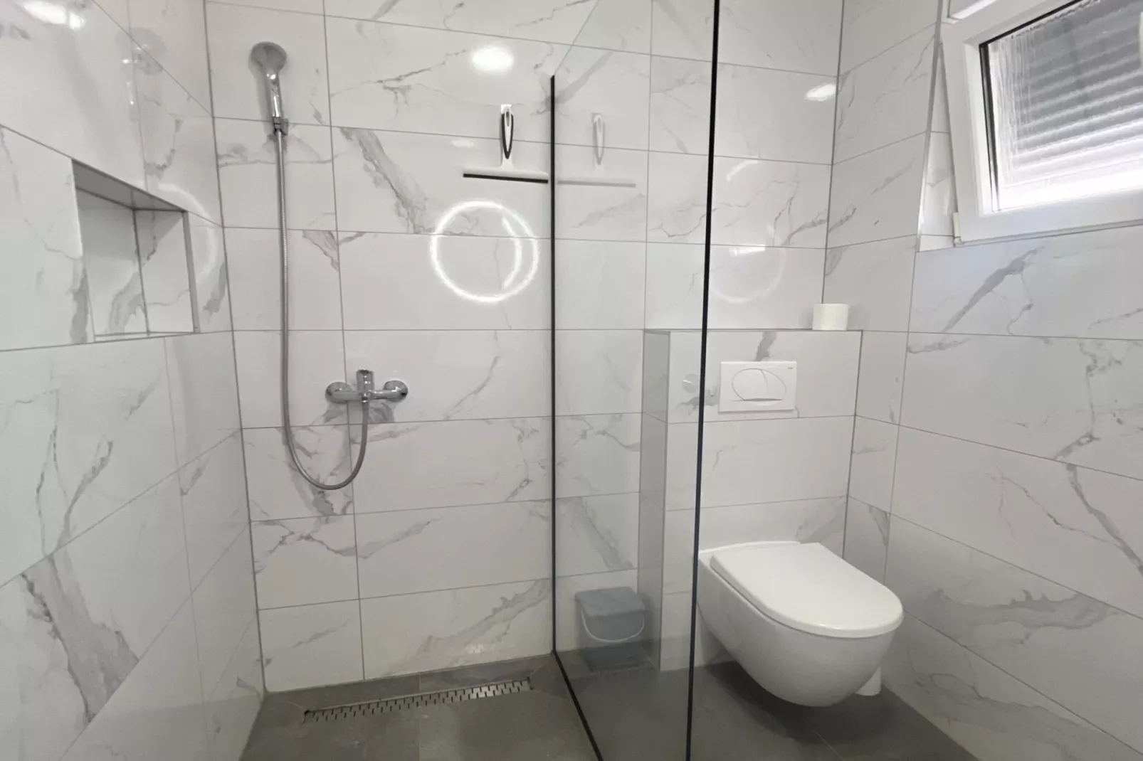 Apartment Lavaran 3 - Badkamer