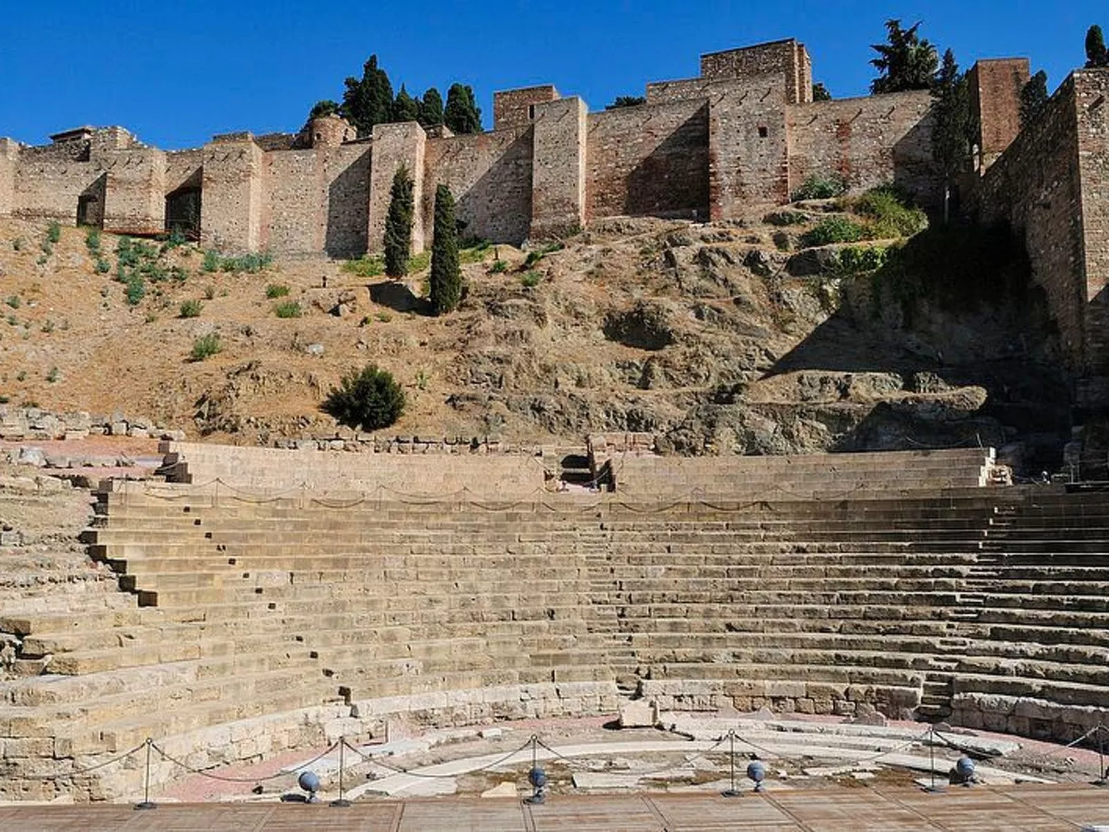 "Sunny Cervantes" mit privatem Balkon - Buiten