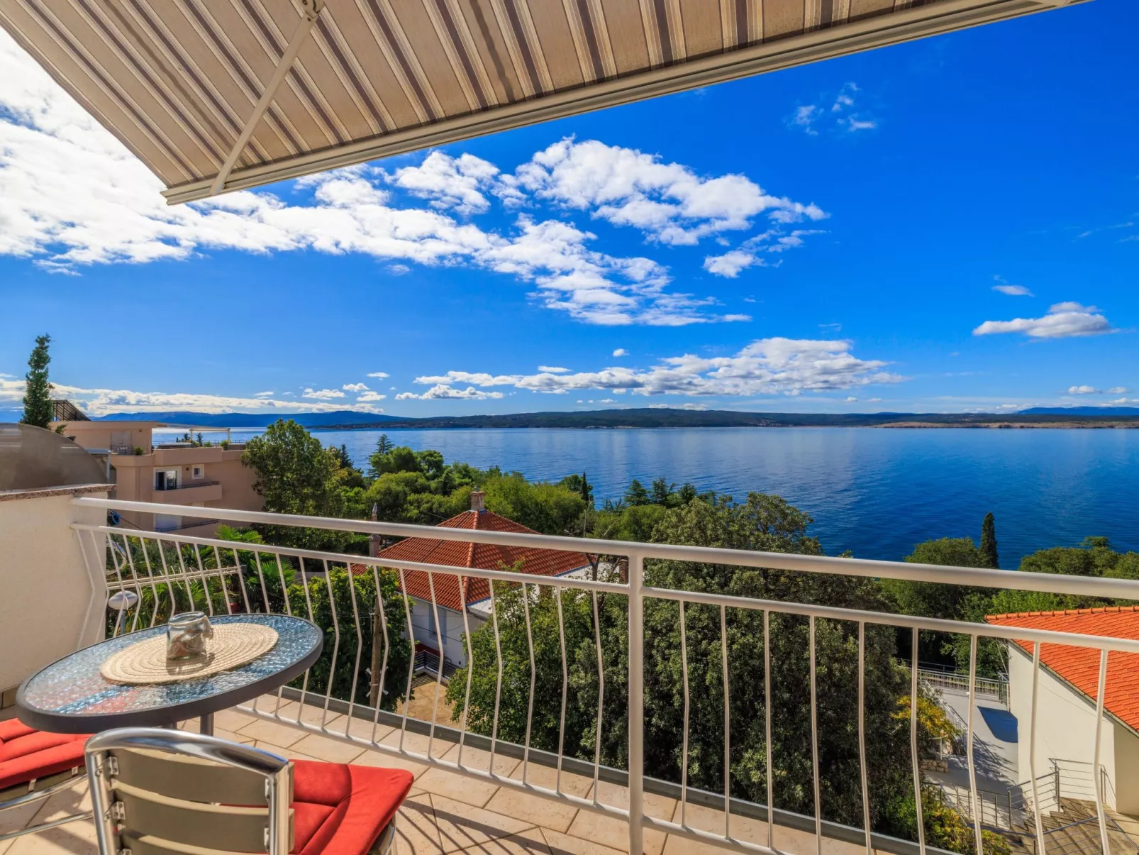 Wohnung mit Meerblick, 100m vom Strand entfernt