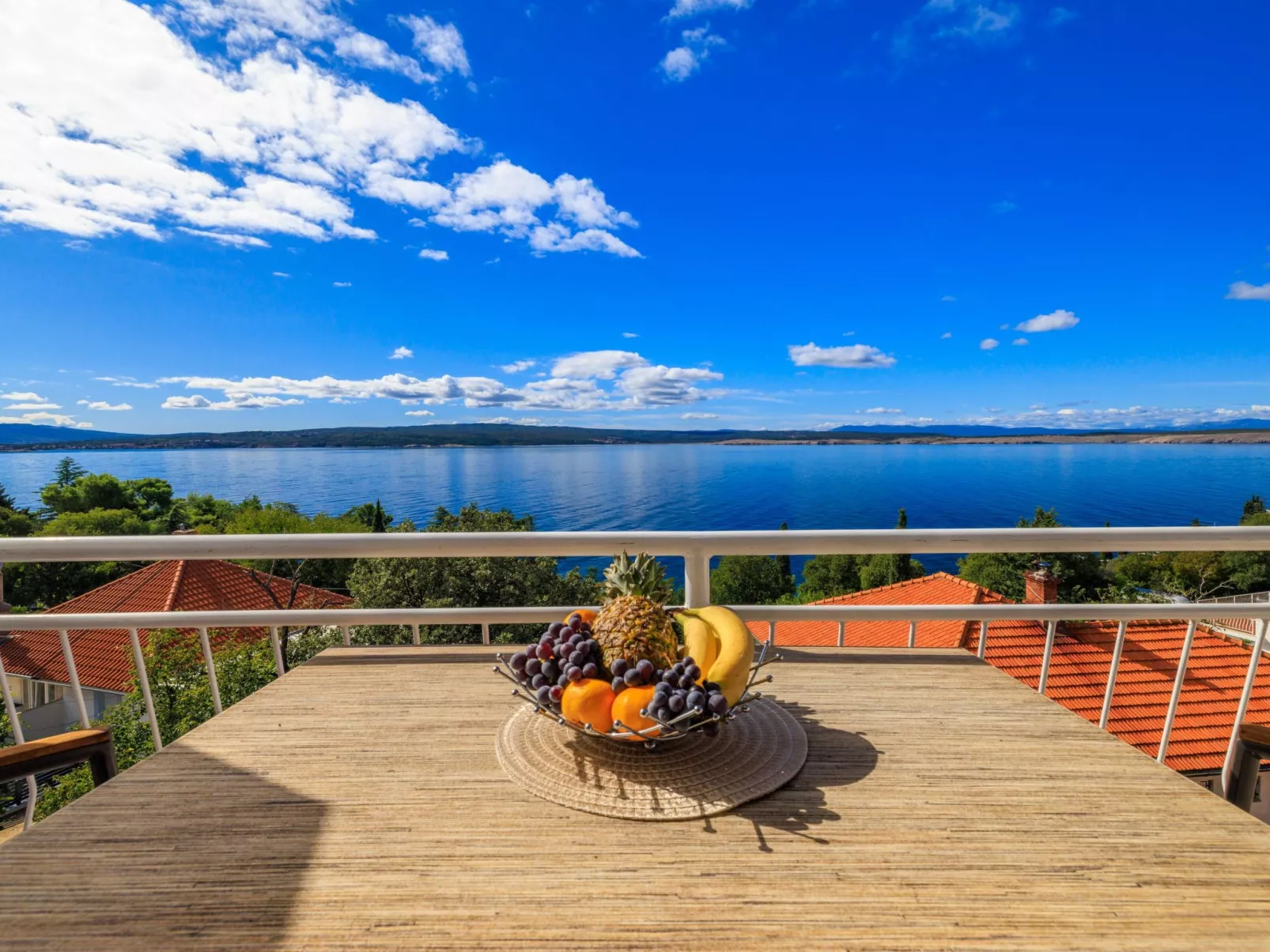 Wohnung mit Panoramablick aufs Meer