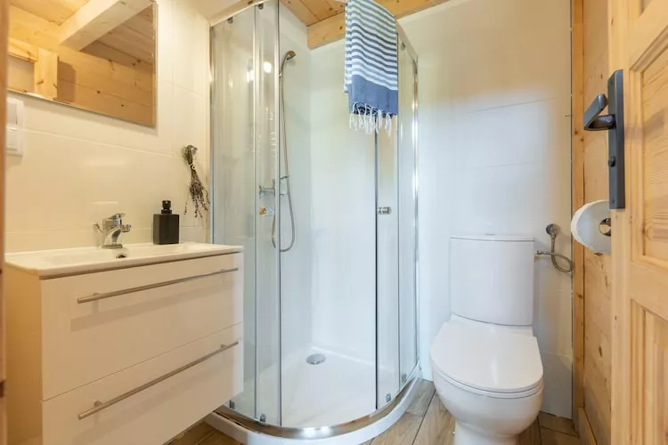Dom nad jeziorem Klępnica - Badkamer