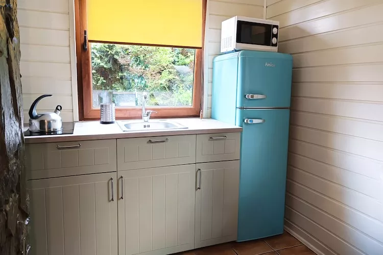 Domek wakacyjny z 2 sypialniami na piętrze w Kopalinie - Keuken