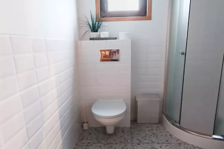 Domek wakacyjny z 2 sypialniami na piętrze w Kopalinie - Badkamer