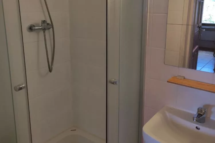 	Domek wakacyjny z 1 sypialnią na piętrze w Kopalinie - Badkamer